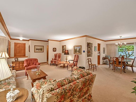 2nd image of 4185 Imperial DRIVE