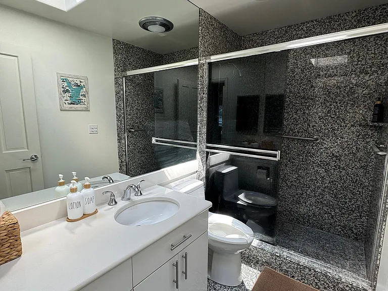 2714 Fairview Ave E #501 — Photo 33
