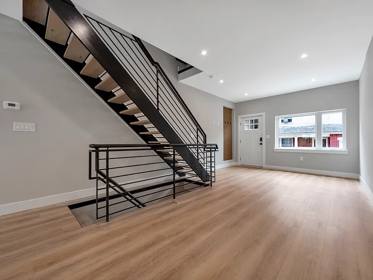 2311 Cross St — Photo 23