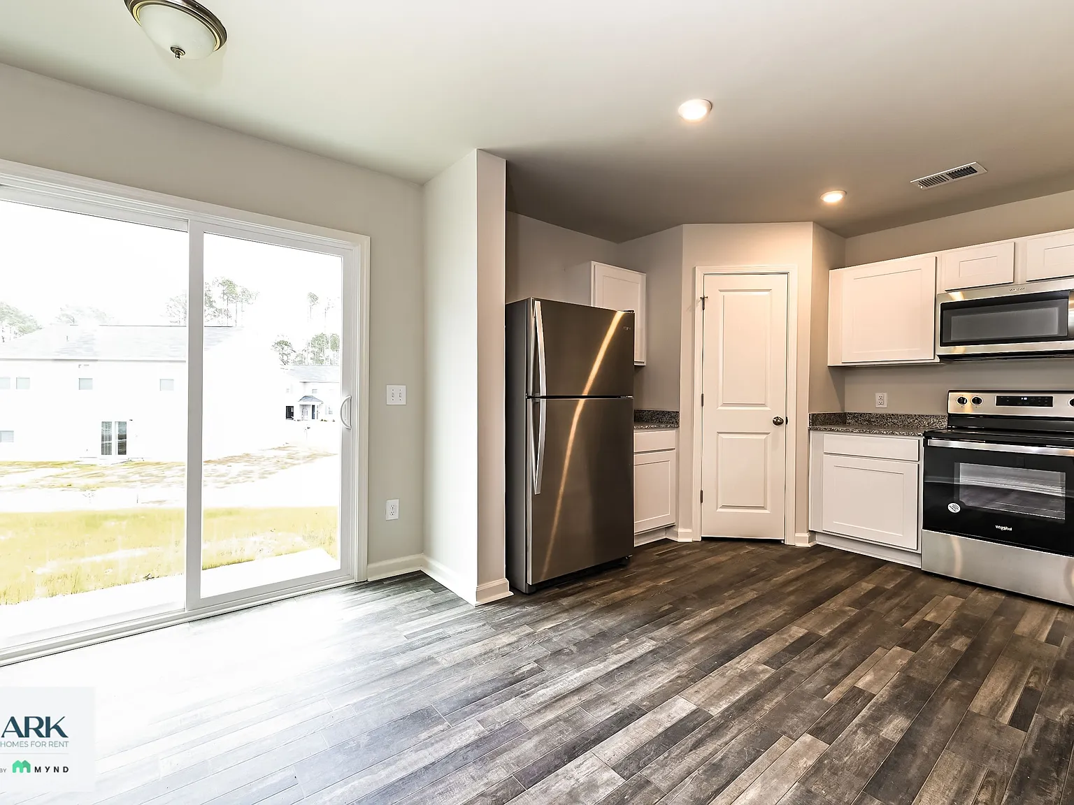 4 bed, 3.0 bath, 1774 sqft, $1,974 — Photo 4