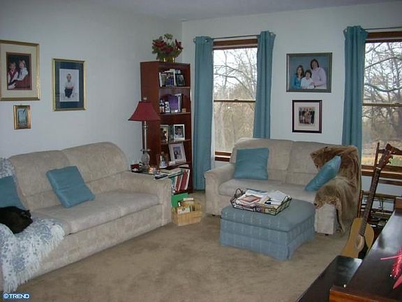 4th image of 25 Heathwood Ln