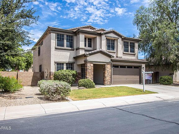 3rd image of 43634 W McClelland Ct