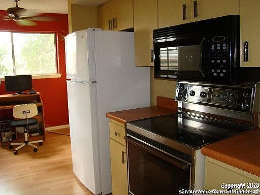 5th image of 102 Vassar Ln Suite 9