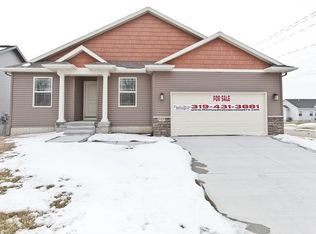 5325 Ruhd St SW, Cedar Rapids, IA 52404