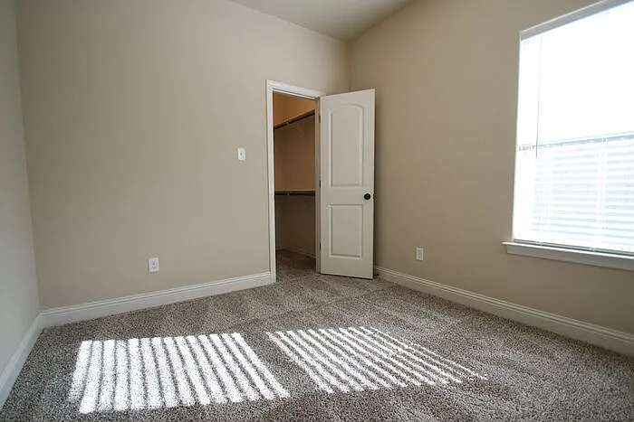 3219 Karen St — Photo 12