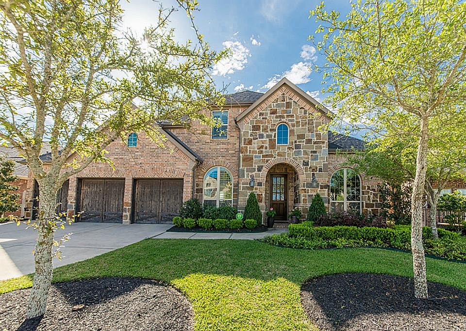 1st image of 27515 Blinkwood Park
