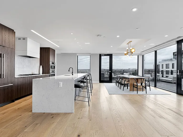 Rooftop - Chefs Kitchen and Dining Room