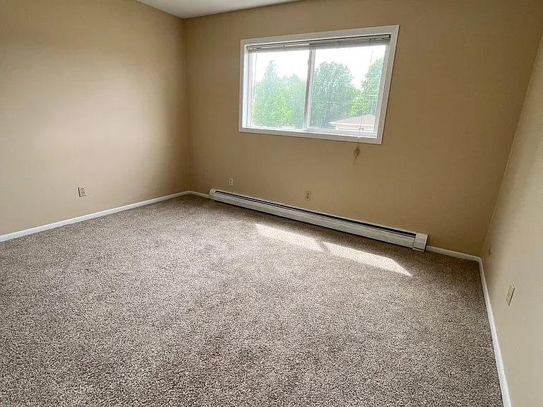 235 W 1st St — Photo 14