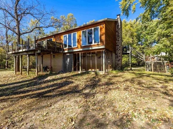 3996 Highway 22, Blue Grass, IA 52726