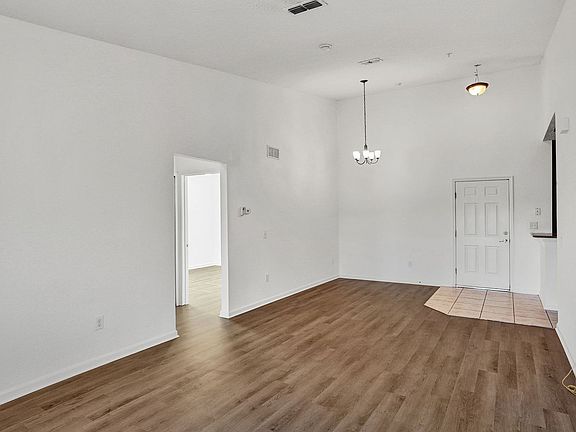 4th image of 4911 Key Lime Dr Unit 302