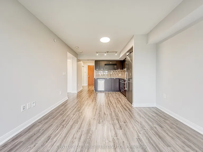 275 Village Green Sq #420 — Photo 14