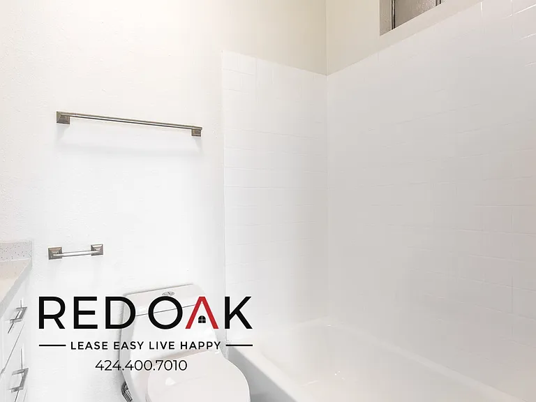 479 E 49th St #481-1/4 — Photo 9