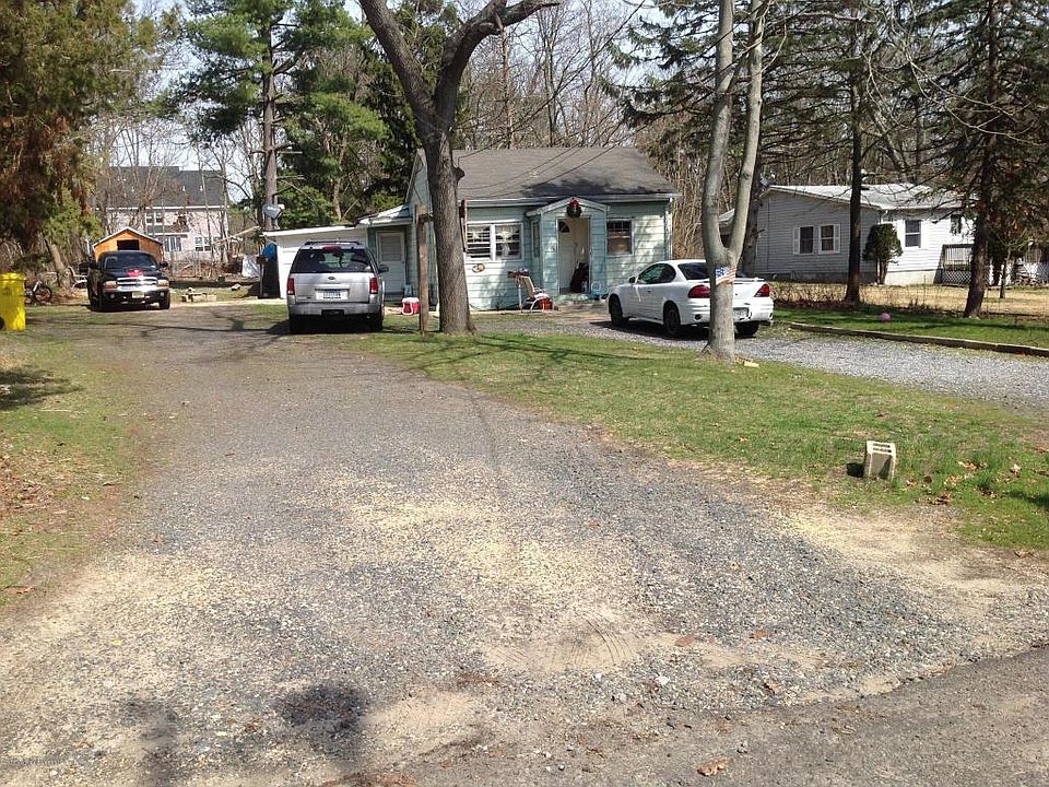 2nd image of 1453 Towers St