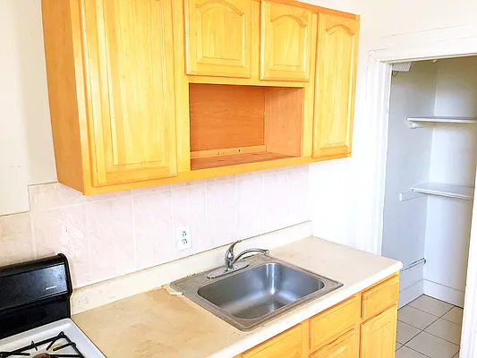 Rented by Rapid Realty Cobble Hill | media 24