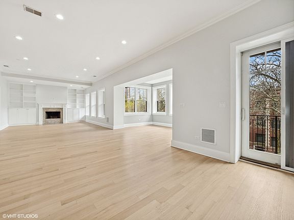 4th image of 742 W Buena Ave #3E