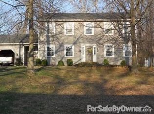 8821 Whispering Tree Ln, Evansville, IN 47711