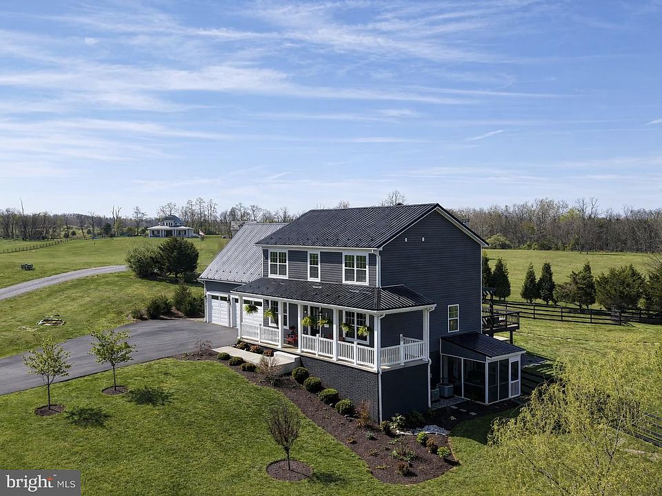 1st image of 152 Twisted Oak Ln