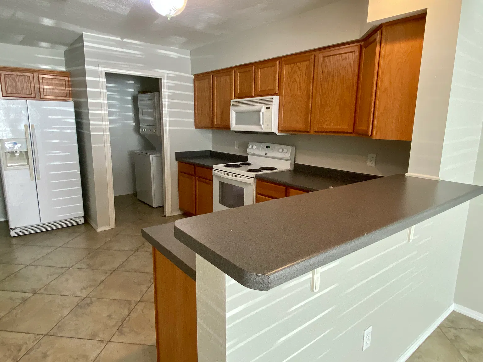 2 bed, 1.5 bath, 1000 sqft, $1,600 — Photo 2