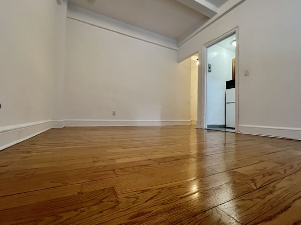 155 E 52nd St APT 20A