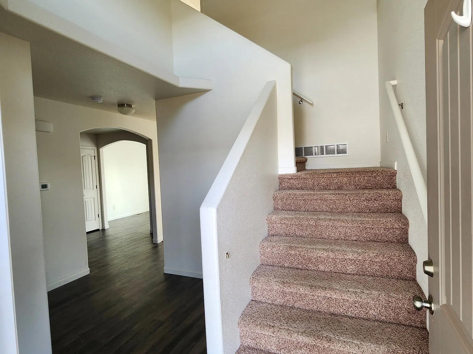 3 bed, 2.5 bath, 2130 sqft, $2,500 — Photo 3