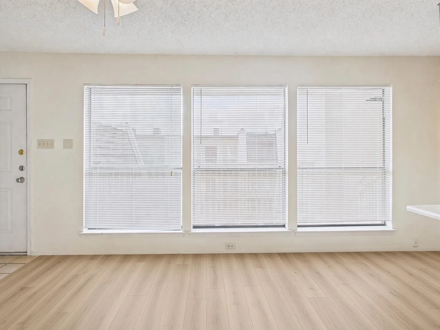 1 bed, 1.0 bath, 591 sqft, $1,325 — Photo 2