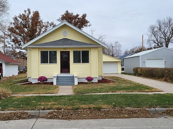 110 E Oak St, Cedar Bluffs, NE 68015