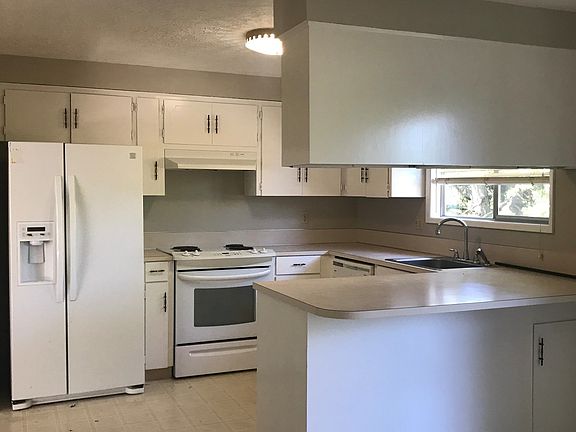 2nd image of 5574 SE Hillwood Cir