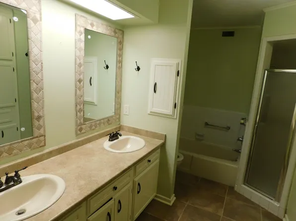 4220 Birdwell Dr, Tyler, TX 75703