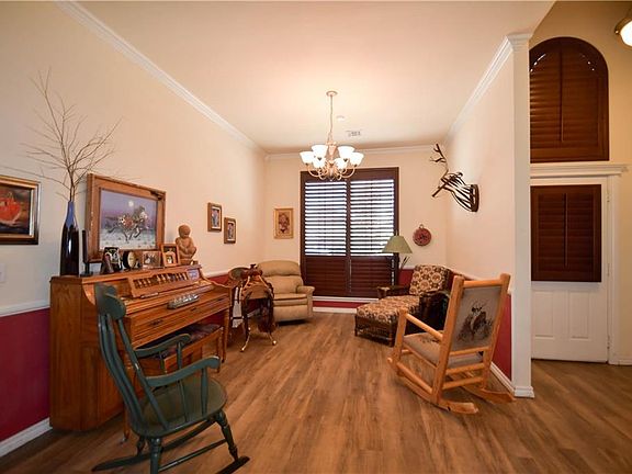 5th image of 2417 Tropicana Ave