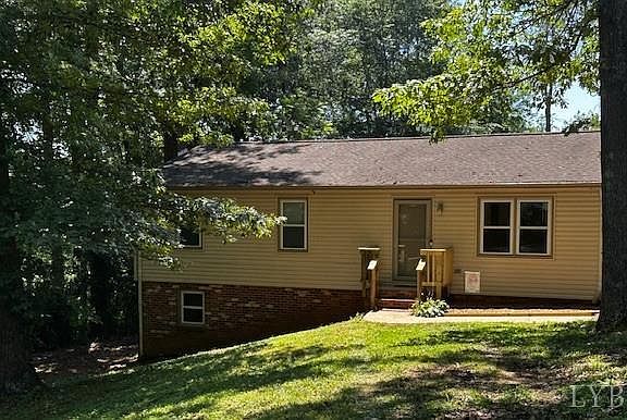 2nd image of 711 Fleetwood Dr
