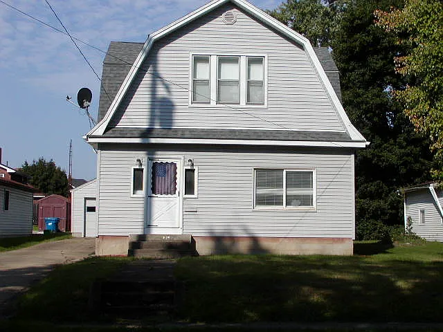 289 Poland Ave photo 1