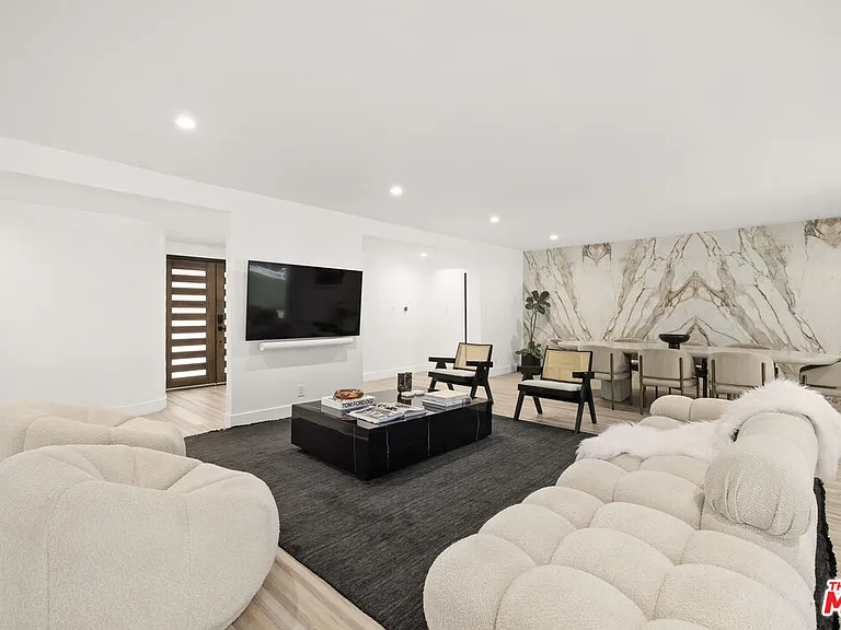 9289 Swallow Dr — Photo 8