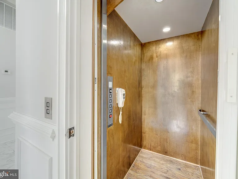 1111 Towlston Rd — Photo 46