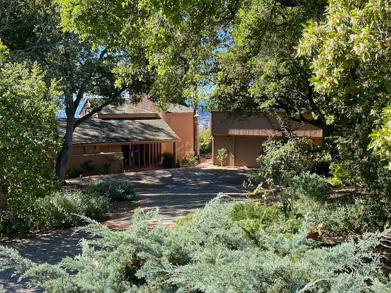 733 Las Alturas Rd — Photo 44