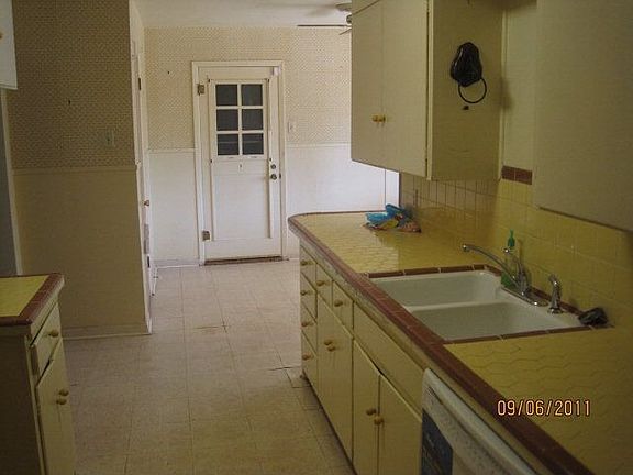 2nd image of 1712 Nabors Ln