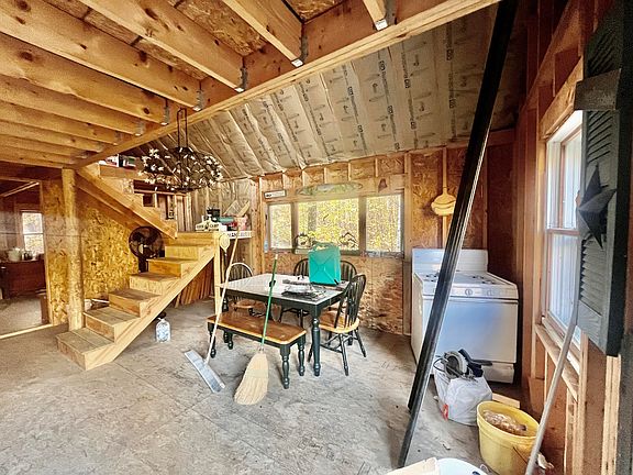 5th image of 384 Stanhope Mill Road