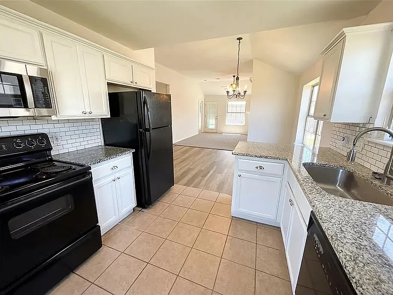 503 Woods Dr — Photo 1