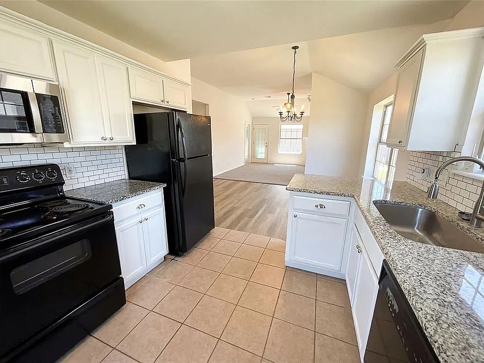 1st image of 503 Woods Dr