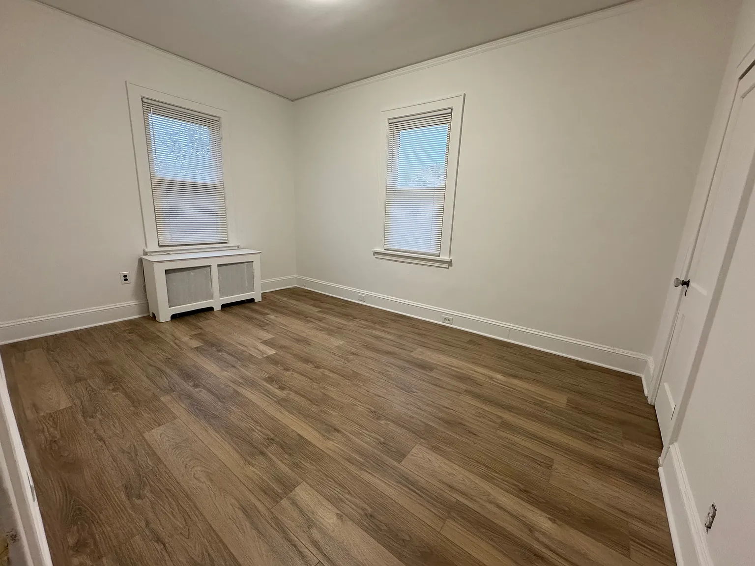 2 bed, 800 sqft, $2,900 — Photo 2