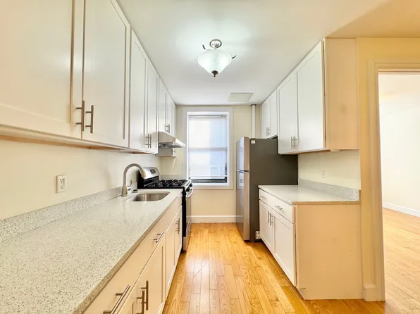 36-40 Bowne Street image 11 of 21