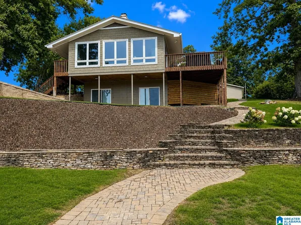 100 Camelot Ln, Talladega, AL 35160