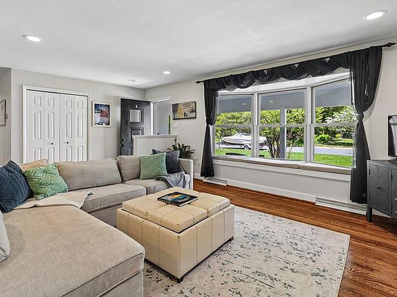5th image of 45 Sierra Ln