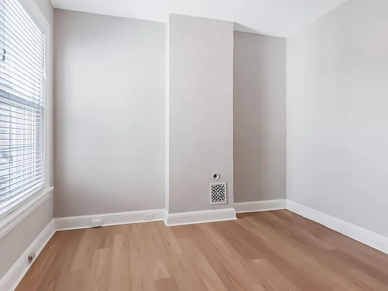 349 N Mulberry St — Photo 25