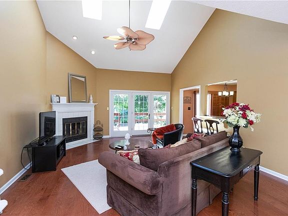 4th image of 8072 River Bay Dr E