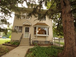 565 Montgomery Rd, Montgomery, IL 60538