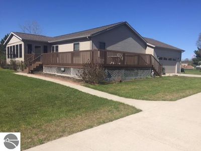 1051 Isabella Vista Dr, Lake Isabella, MI, 48893