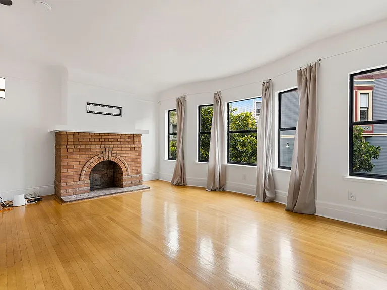 75 Lafayette St #1 — Photo 3