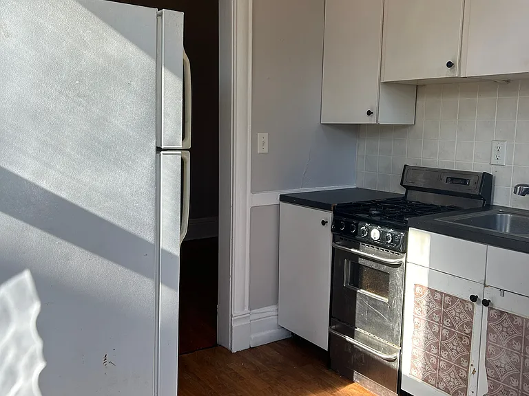 Raymond Flats — Photo 26