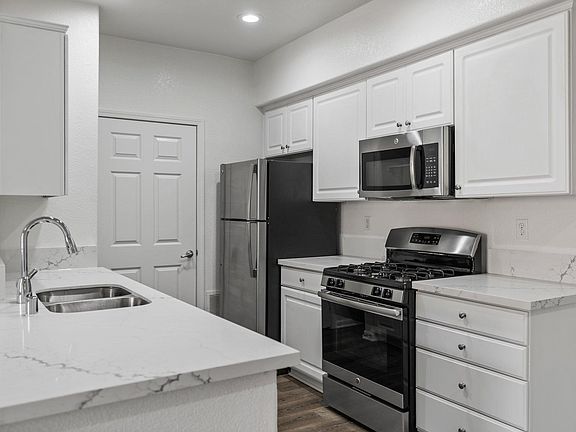 5th image of 2500 Northside Dr #4-206