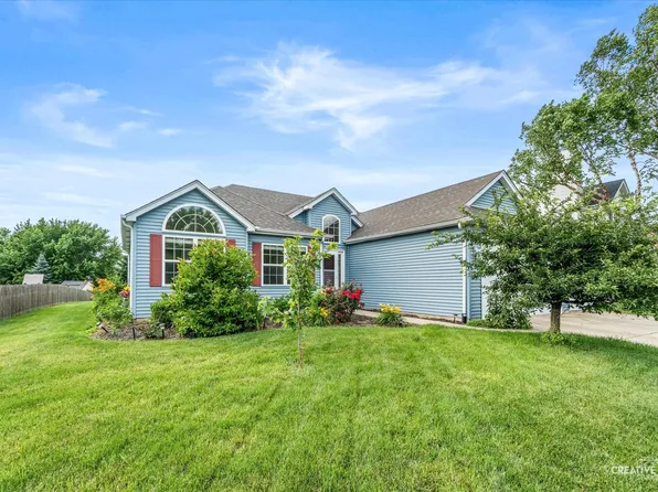 2233 Meadowview Ln, Yorkville, IL 60560